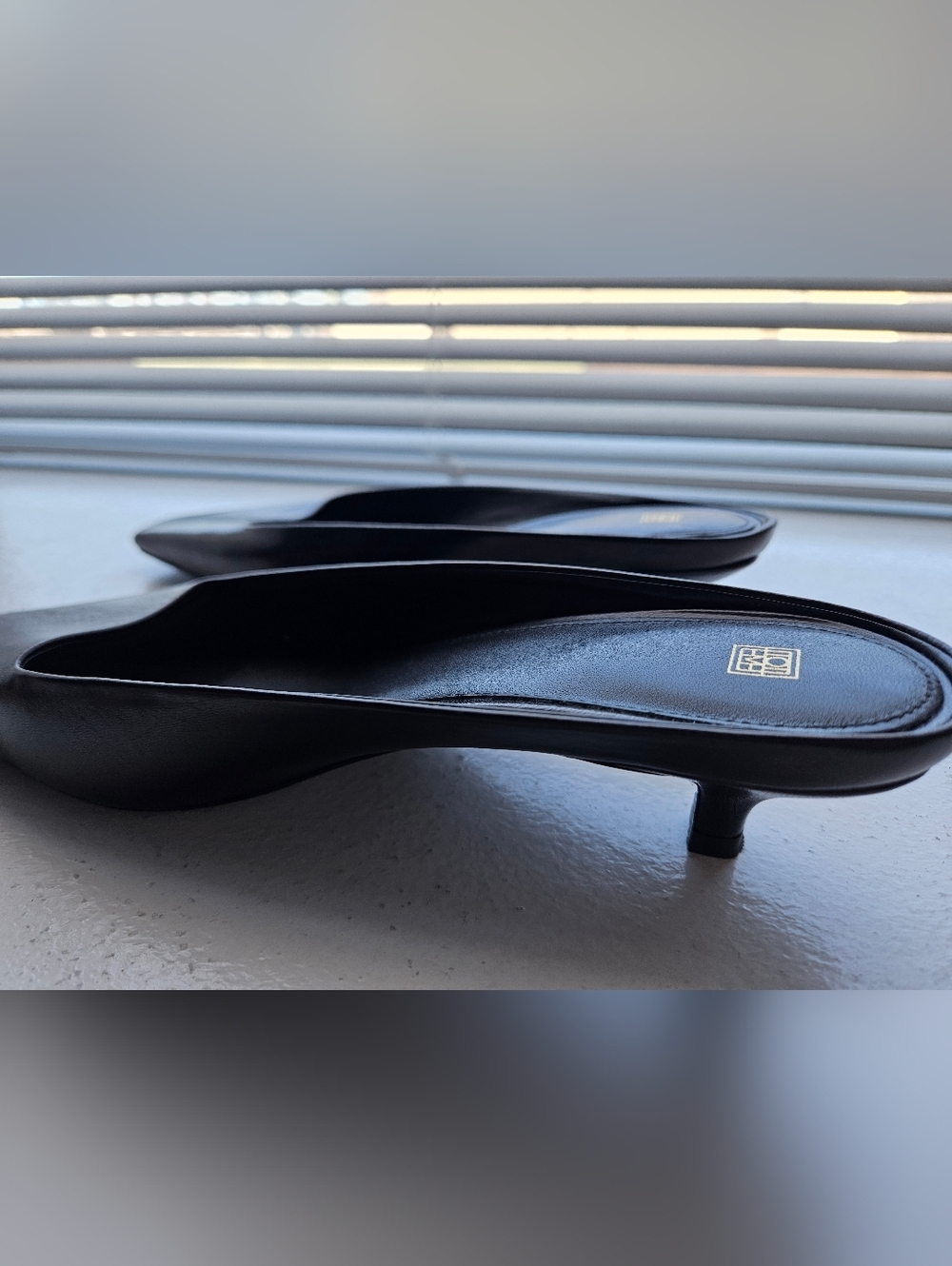 Toteme Black Leather Mules Size 38 With Box and Dustbag! - Picture 3 of 7